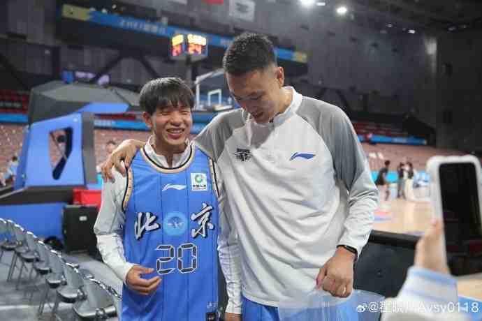 翟晓川：欢迎艾米爱打篮球的货车司机 来到首钢主场为我们加油
